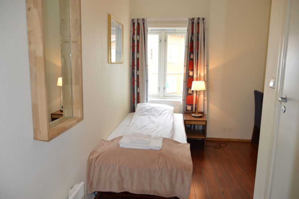 Basic Single Room