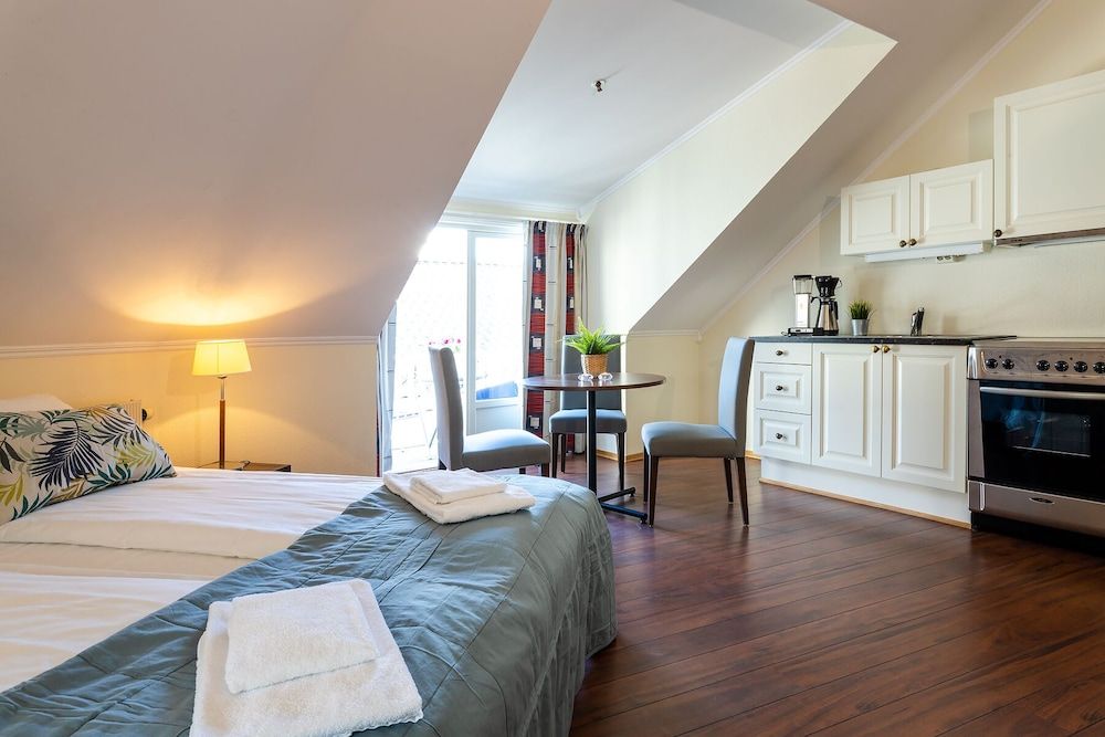 Junior Studio Suite