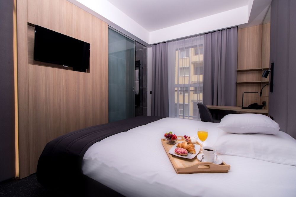 Hotel Bulvar Classic Single Room, 1 Twin Bed, Non Smoking 5