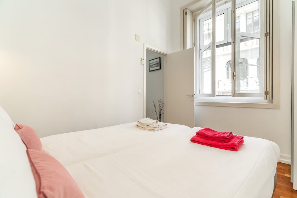 LV Premier Chiado CH Apartment, 1 Bedroom, City View ( CH7 ) 2