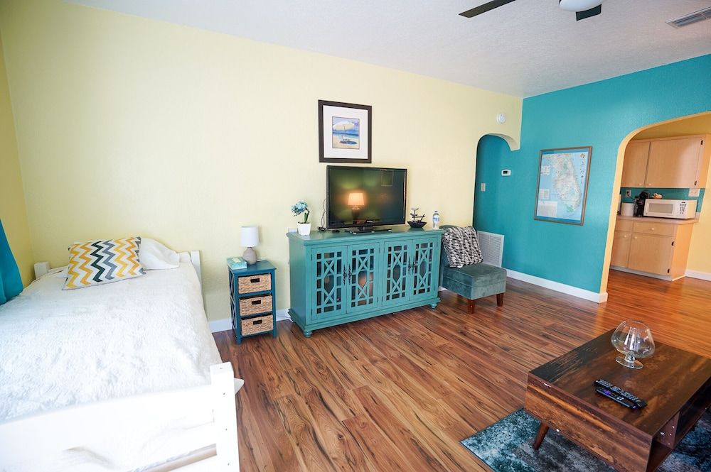 Mar Bay Motel &Suites Family Apartment 10