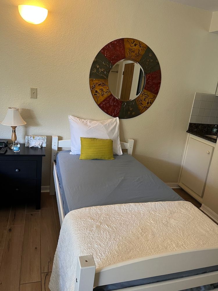 Mar Bay Motel &Suites Signature Double Room, Multiple Beds 2