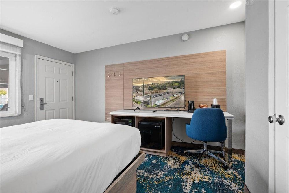 Cielo House Inn Standard Room, 1 Queen Bed, Accessible, Non Smoking 7