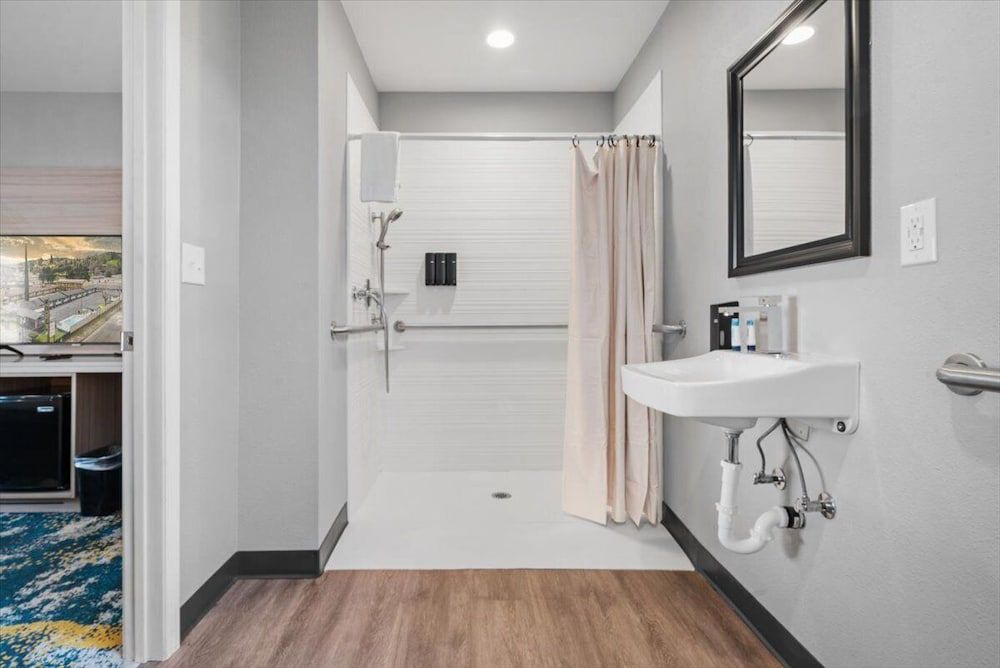 Cielo House Inn Standard Room, 1 Queen Bed, Accessible, Non Smoking 10