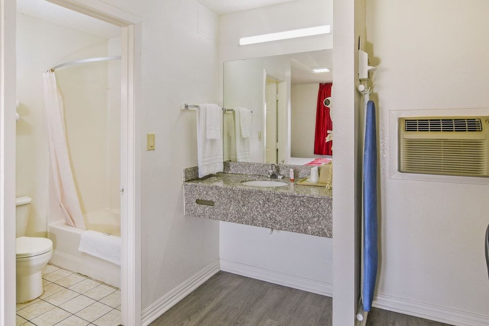 OYO Hotel Killeen Room, 2 Double Beds 4