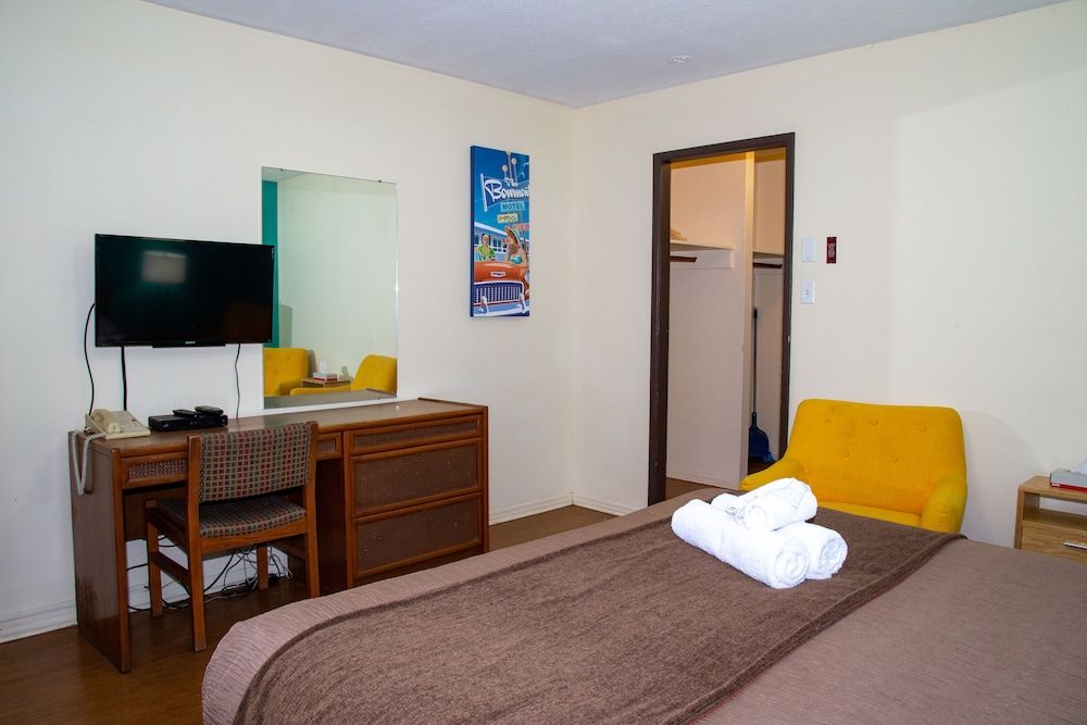 Bowmont Motel Superior Room 3