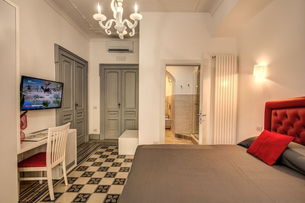 Feronia Guest House Deluxe Double or Twin Room Diana 9