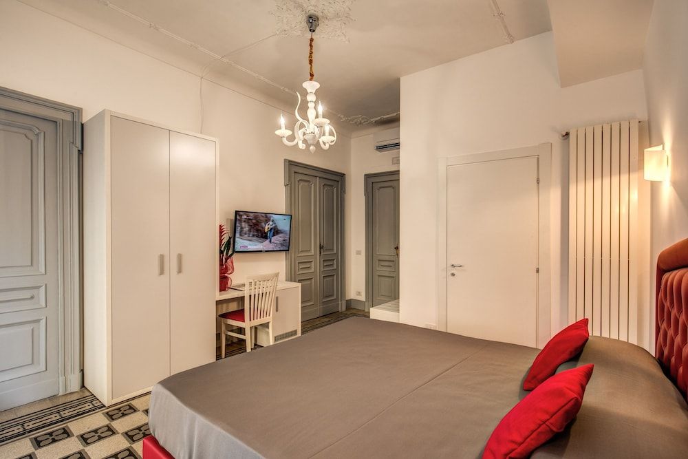 Feronia Guest House Deluxe Double or Twin Room Diana 6