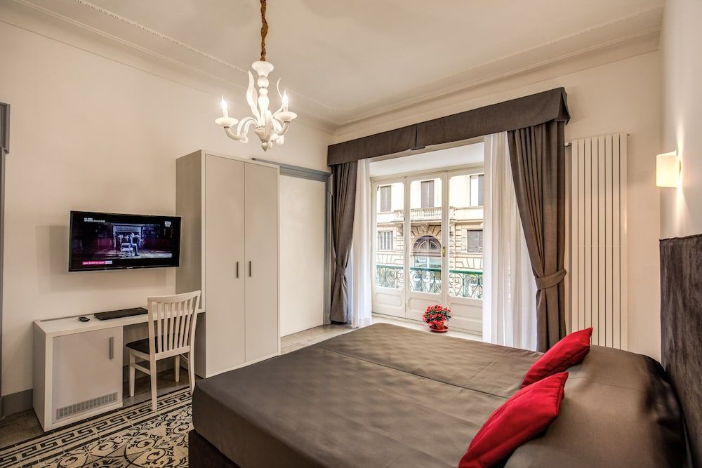 Feronia Guest House Deluxe Double or Twin Room Carolina 3