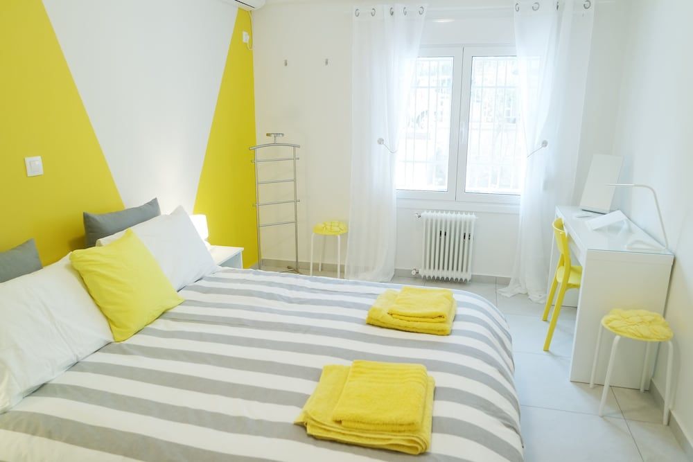 undefined Hilton Area - Renovated Apartment close to Metro 3