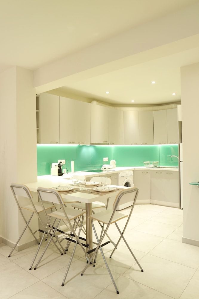 undefined Hilton Area - Renovated Apartment close to Metro 9