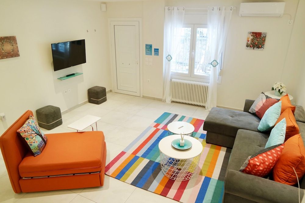 Hilton Area - Renovated Apartment close to Metro Apartment 15