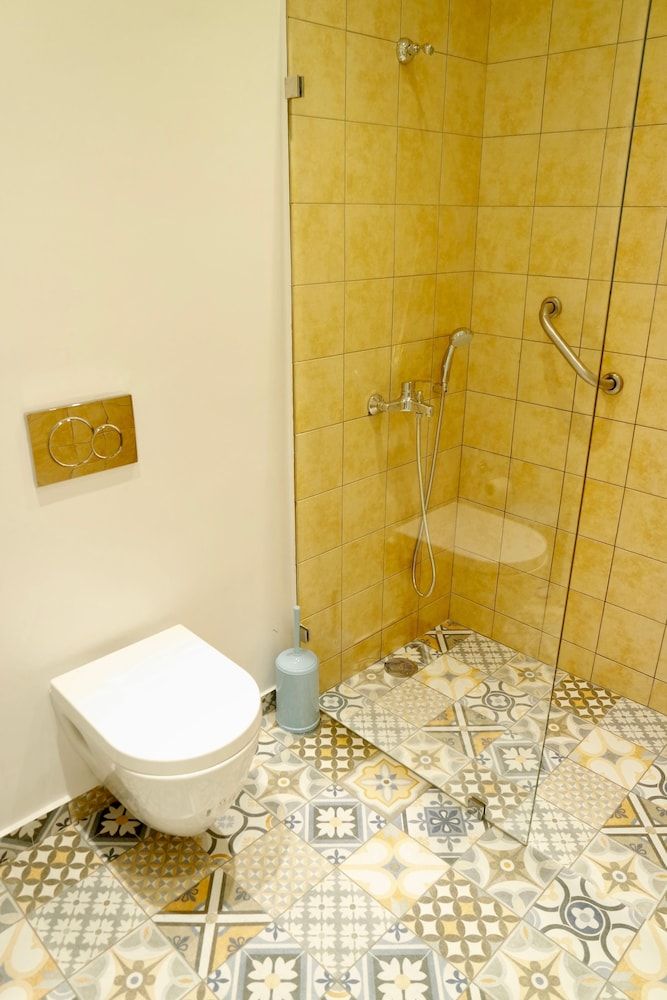 Hilton Area - Renovated Apartment close to Metro Apartment 22