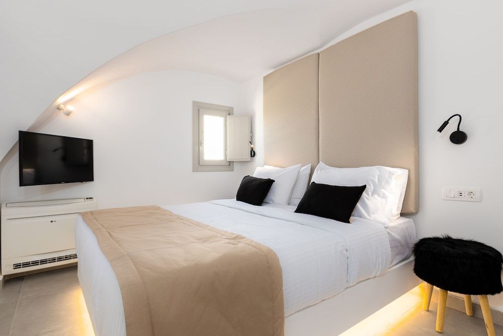 undefined SERAPIAS SUITES 10