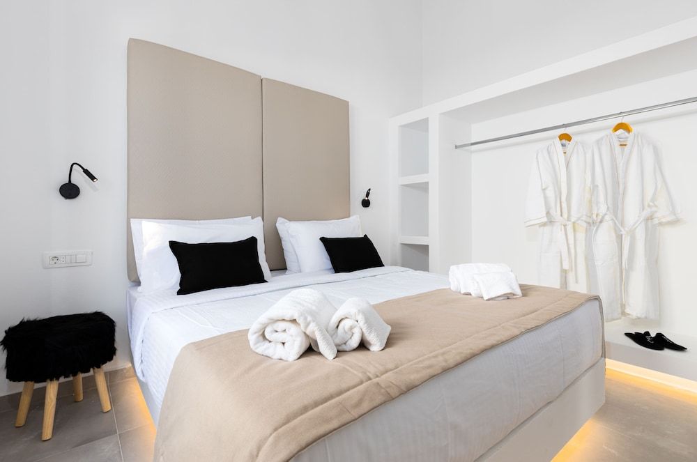 undefined SERAPIAS SUITES 9