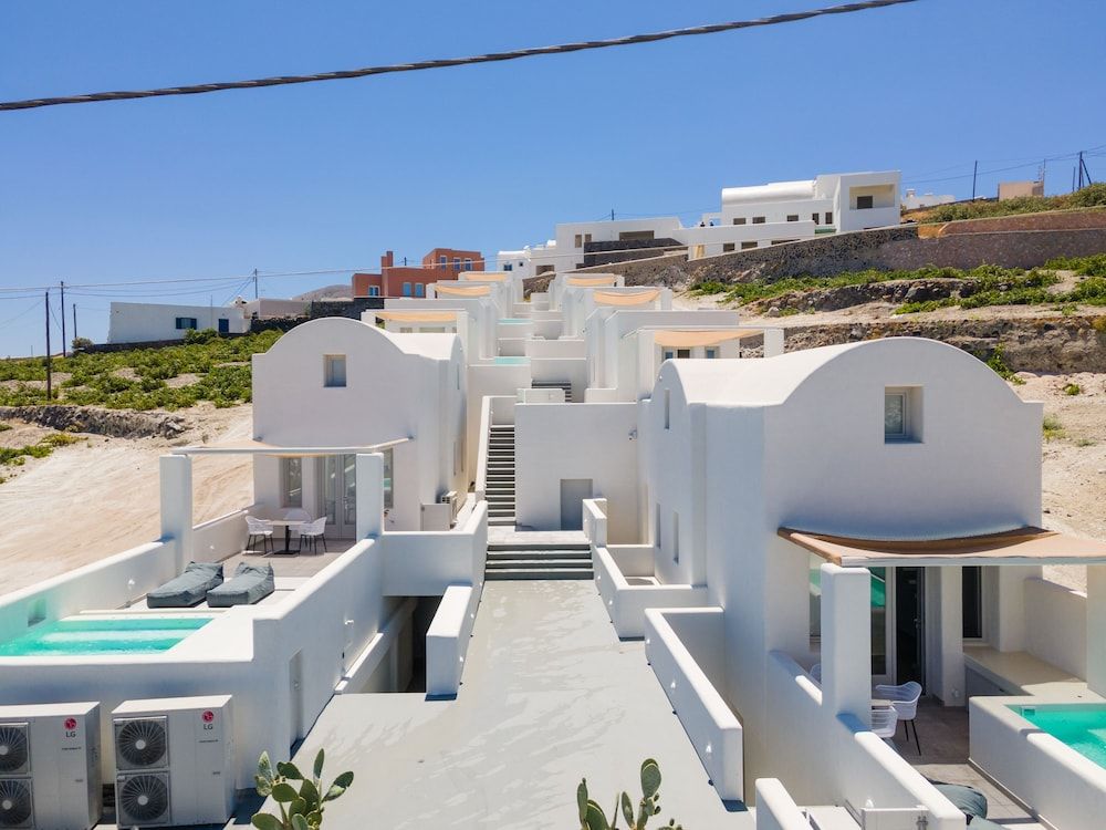 undefined SERAPIAS SUITES 5