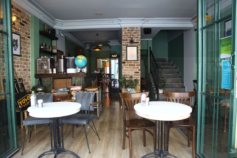 undefined Yolohostel 7