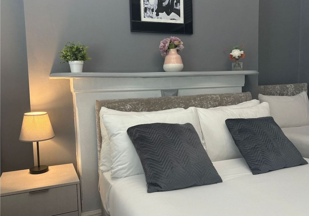 Hotel Anfield Suite, Ensuite (1) 2