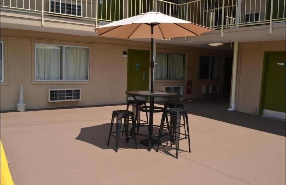 High Point Arcadia Inn Single Room, Smoking 3