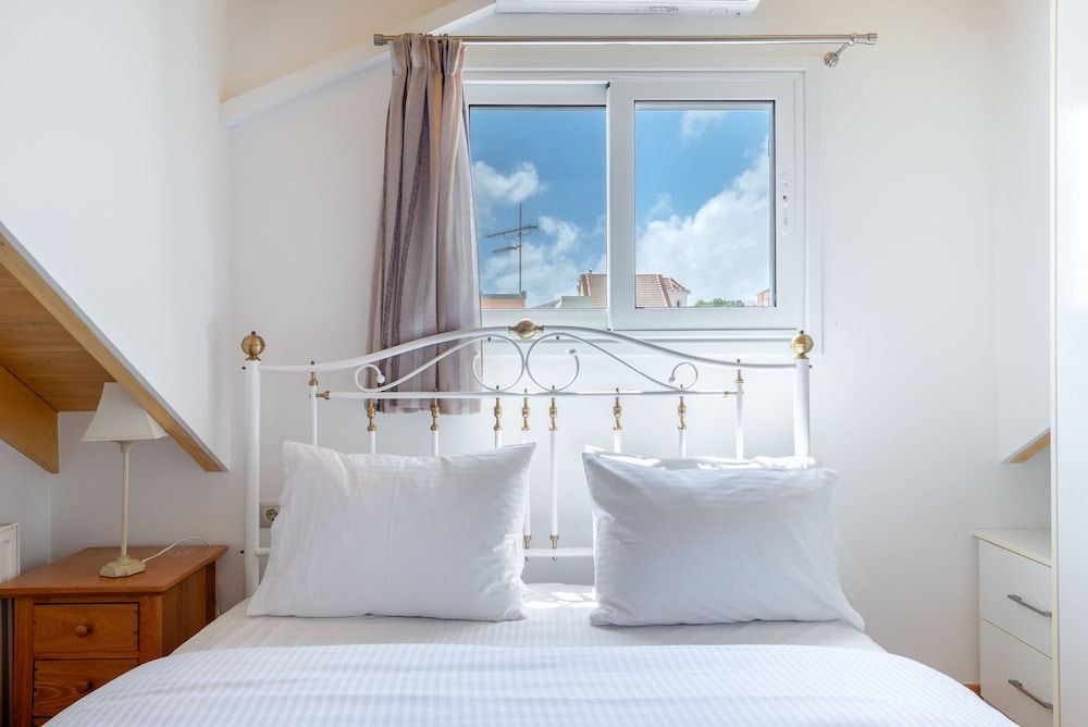 Elegant Living Apartment, 2 Bedrooms, City View 6