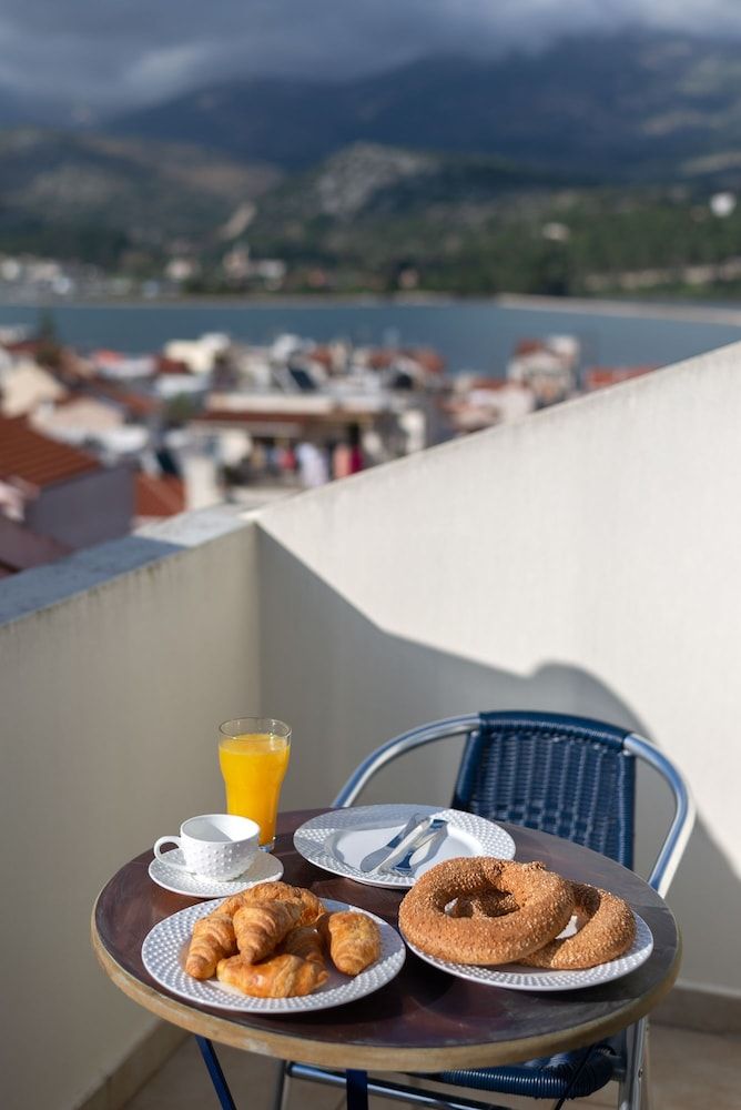 Elegant Living Apartment, 2 Bedrooms, City View 9