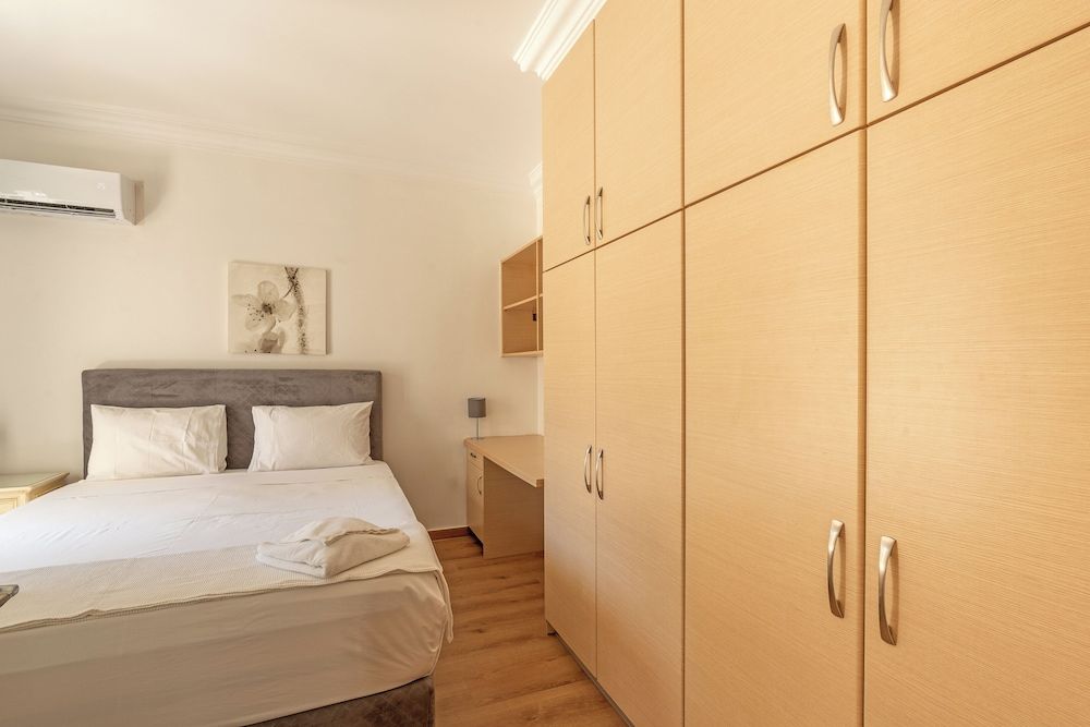 Elegant Living Apartment, 1 Bedroom, City View 7