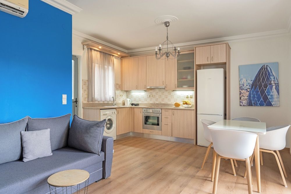 Elegant Living Apartment, 1 Bedroom, City View 16