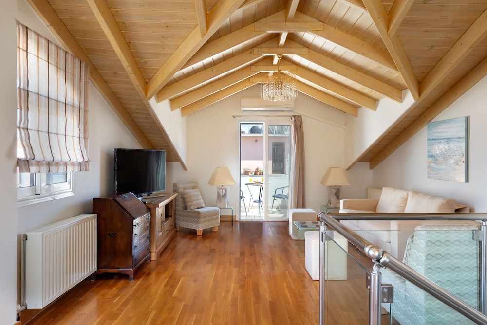 Elegant Living Apartment, 2 Bedrooms, City View 15