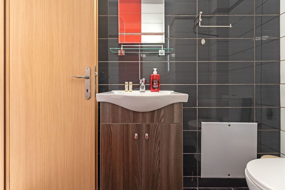 Elegant Living Apartment, 1 Bedroom, City View 11