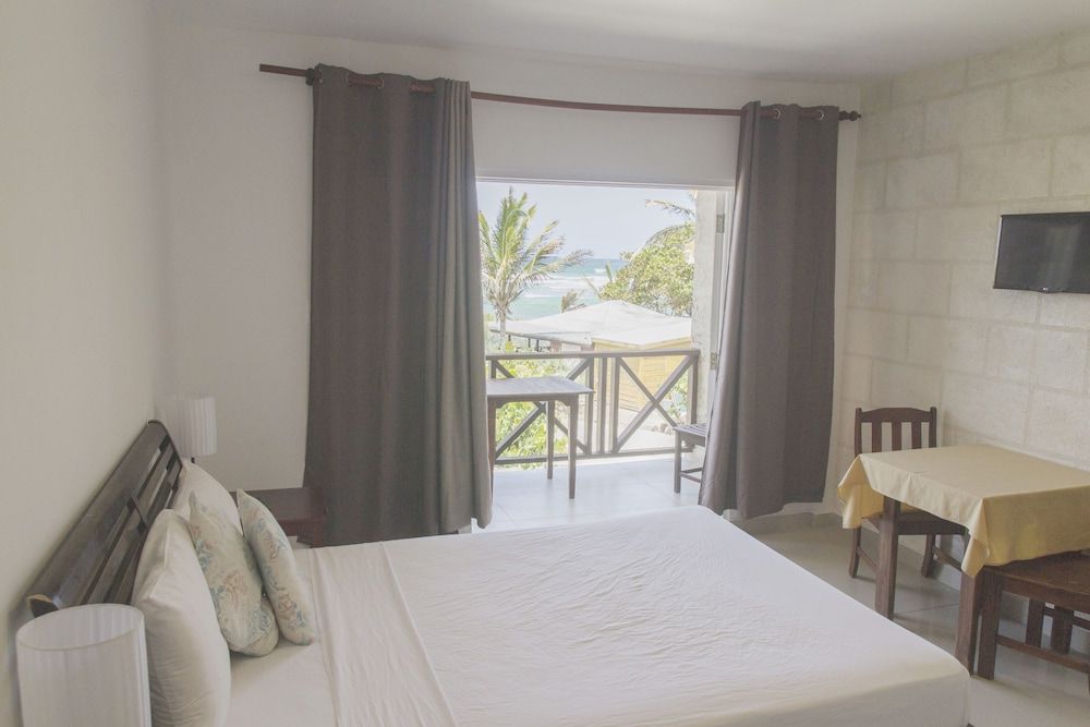 Ocean Spray Apartments Studio, 1 Queen Bed, Kitchenette, Garden View 5