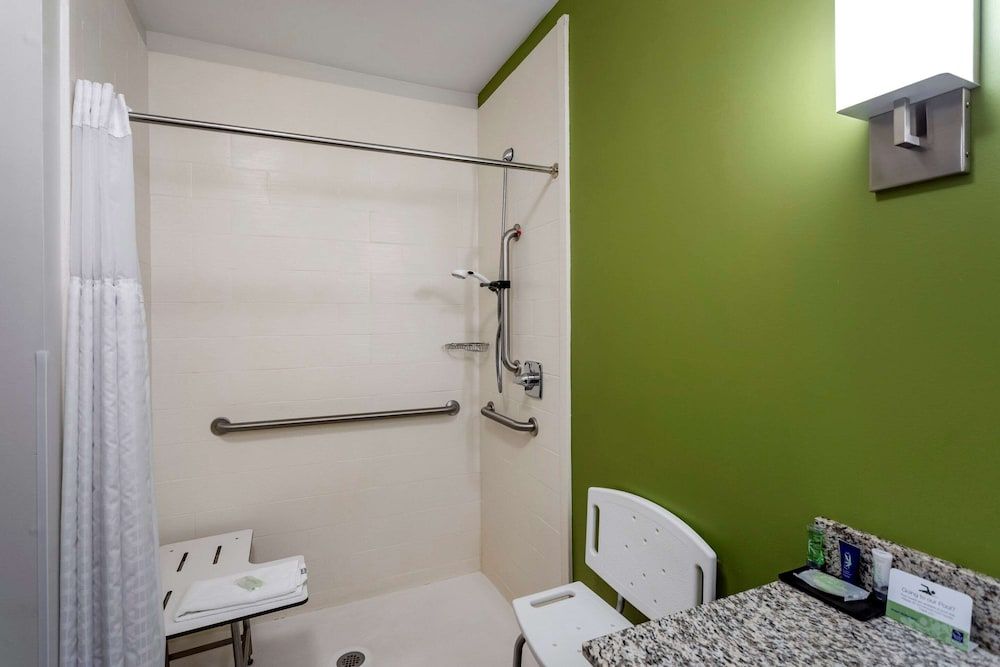 Sleep Inn Bowling Green North Room, 1 King Bed, Accessible, Non Smoking 4