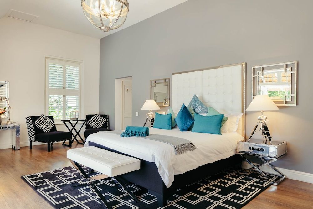 Executive Room 5