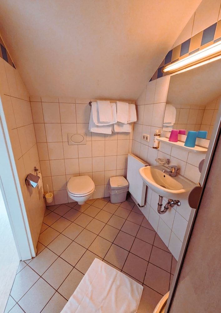 Gasthof Kirchberger Basic Double Room, Private Bathroom, Courtyard View 3