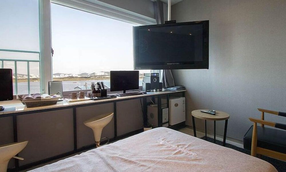 JK Hotel Twin Room 6