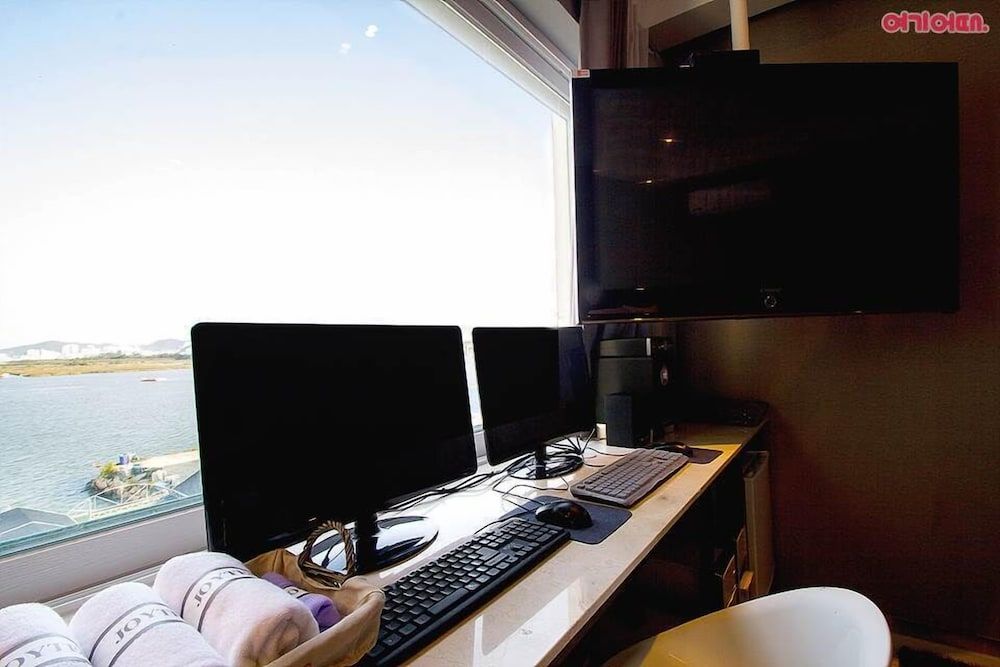 JK Hotel Twin Room 7