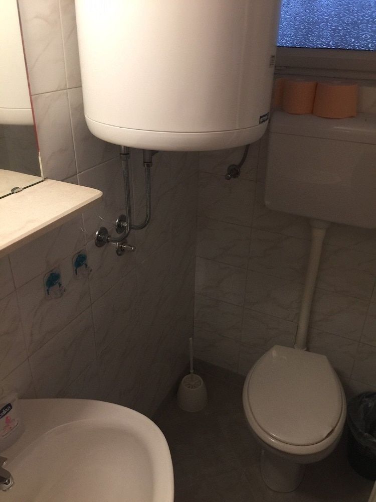 undefined Katarina Rooms 7