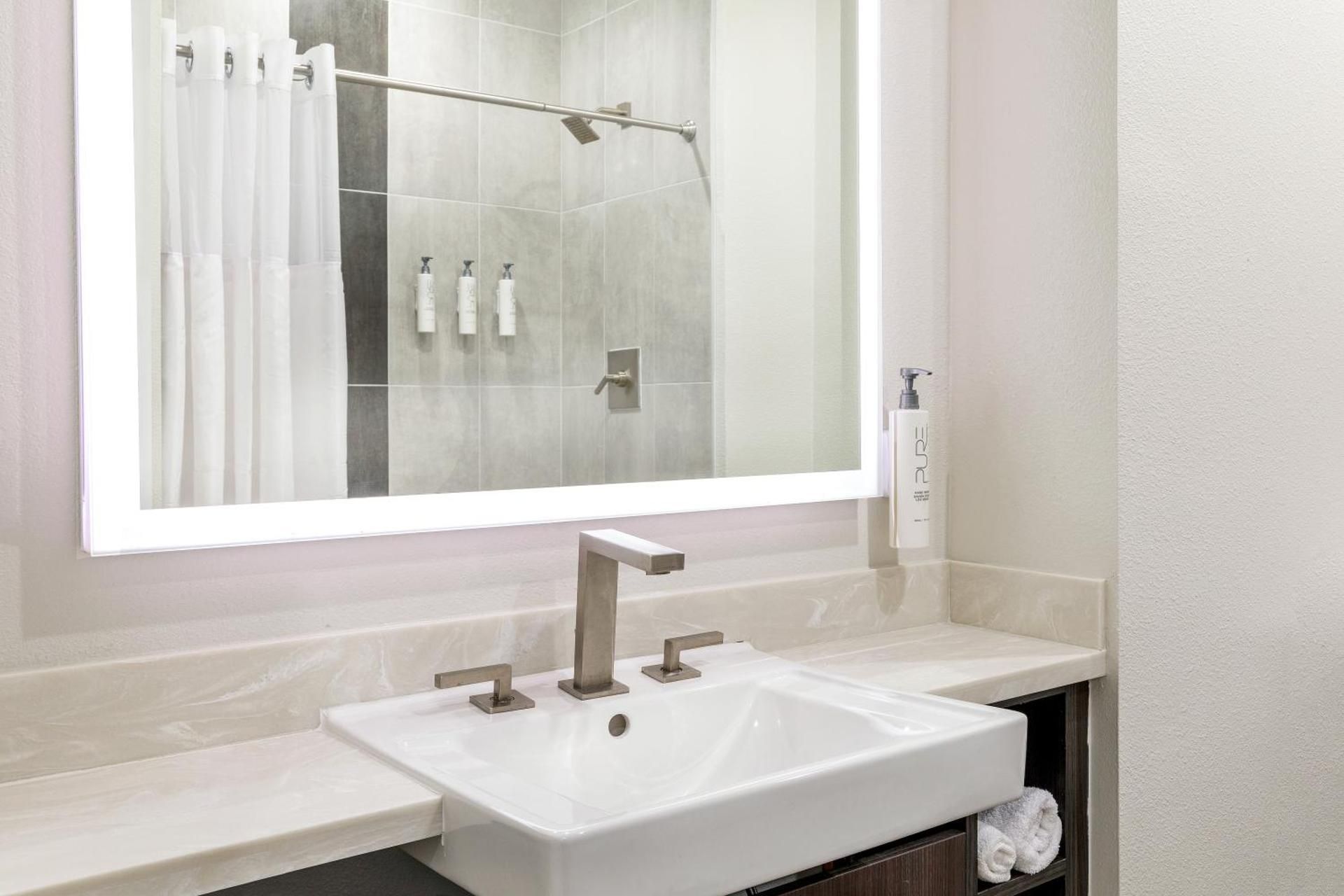 Superior Studio (Free Water Park Access)