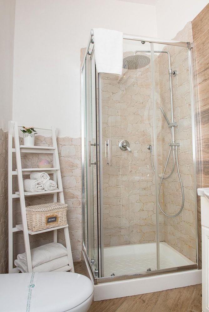 Maison la Mitra Deluxe Quadruple Room 7