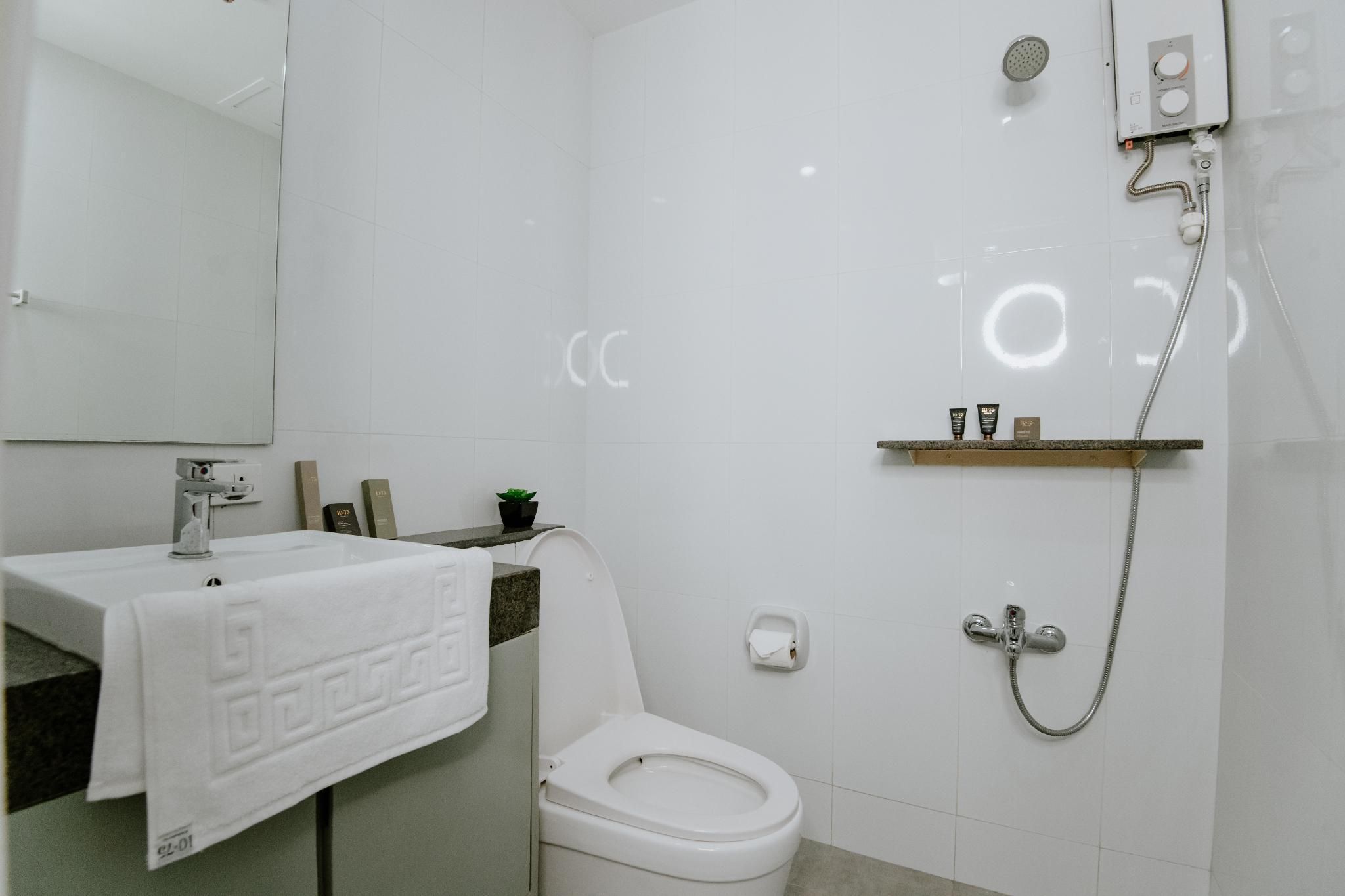 undefined 1075 Dormitel 6