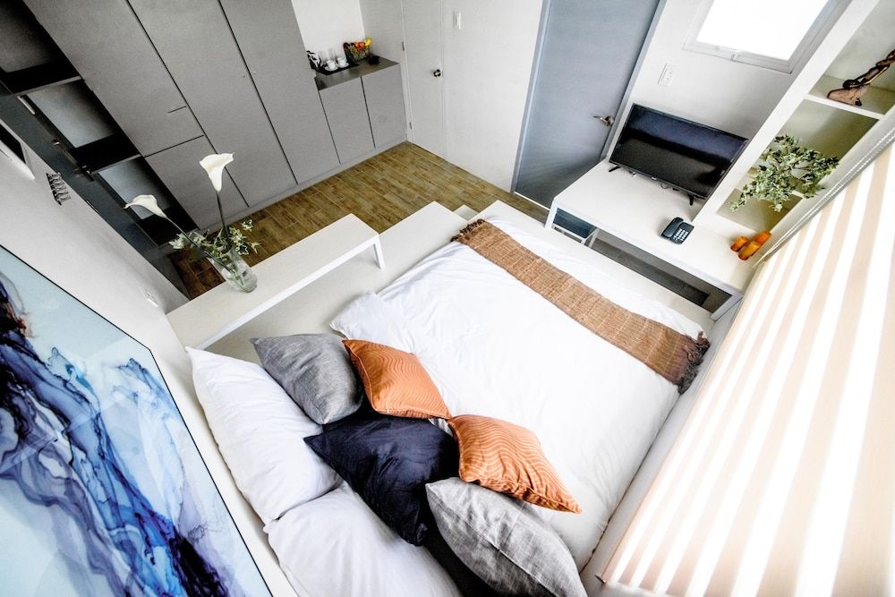 undefined 1075 Dormitel 8