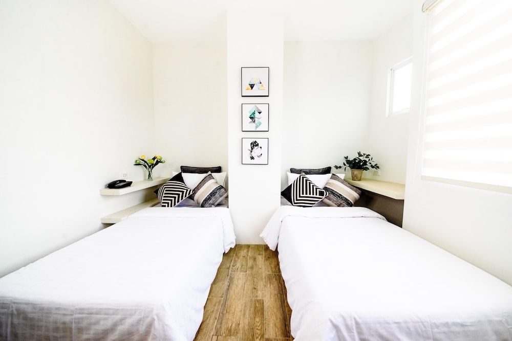 undefined 1075 Dormitel 10