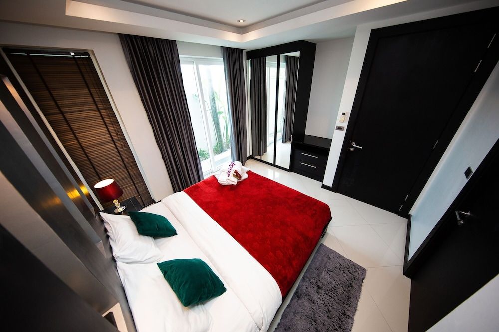 Premium Pool Villas Pattaya Superior Two-Bedroom Villa with Private Pool 3