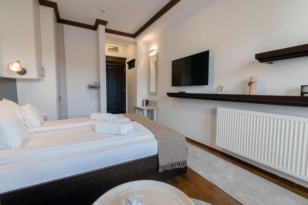 Villa Varosh Standard Double Room, Balcony 4