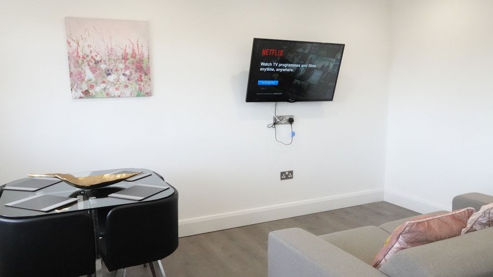 The Hatton Apartments Elite Apartment, 1 Bedroom, Garden View (APT 4) 15