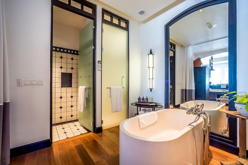 undefined The Siam 10