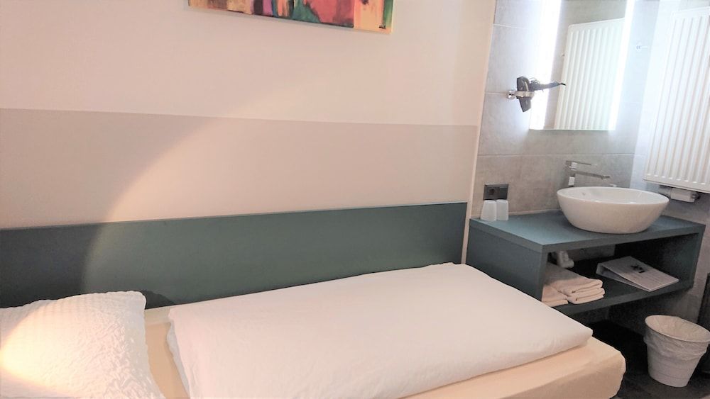 Pension Elisabeth - Rooms & Apartments Economy Double Room, Shared Bathroom