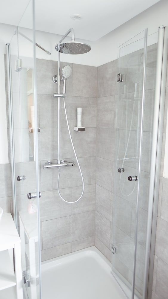 Pension Elisabeth - Rooms & Apartments Economy Double Room, Shared Bathroom 4