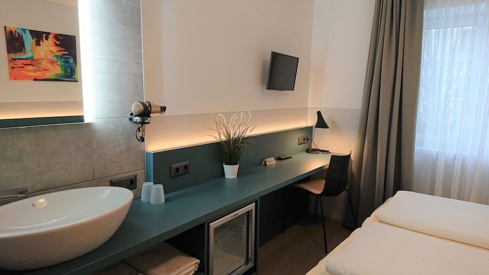 Pension Elisabeth - Rooms & Apartments Economy Double Room, Shared Bathroom 10