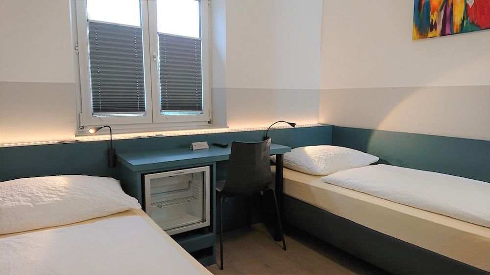 Pension Elisabeth - Rooms & Apartments Economy Double Room, Shared Bathroom 12