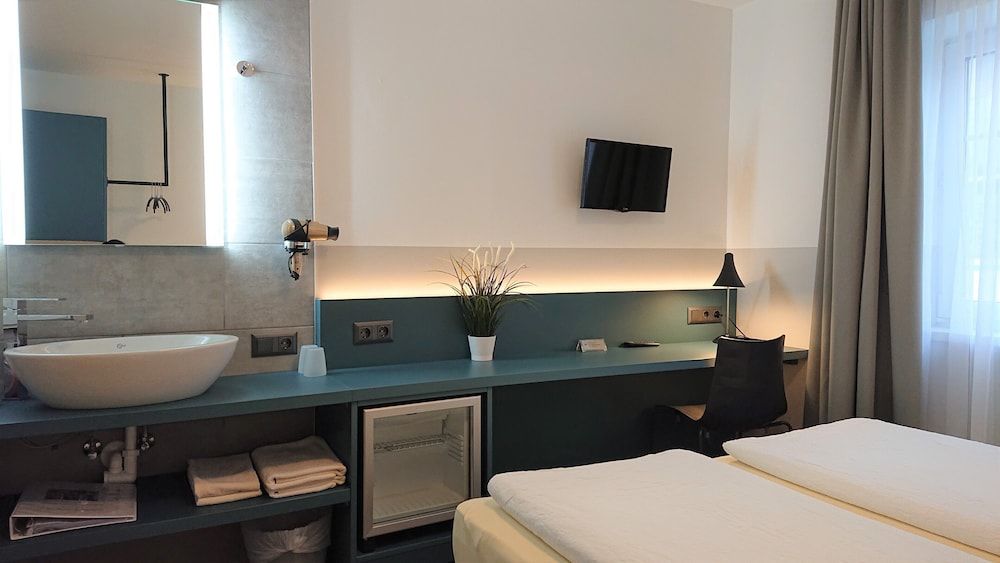 Pension Elisabeth - Rooms & Apartments Economy Double Room, Shared Bathroom 15